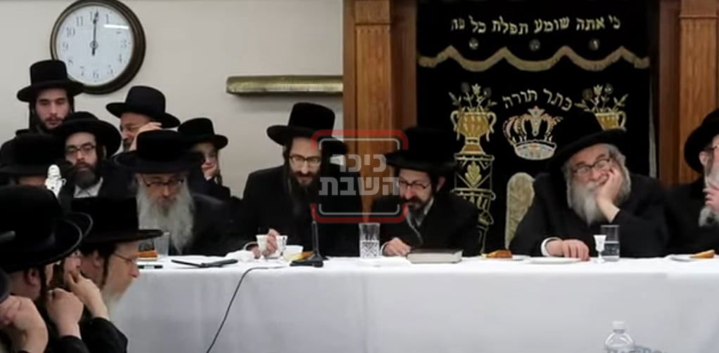 מעמד ההכתרה בחצה"ק סקולען