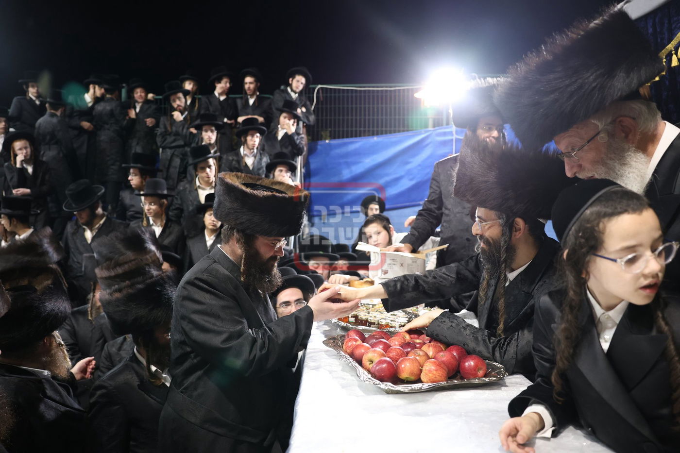 האדמו"ר מזוועהיל בשבת סליחות במירון 