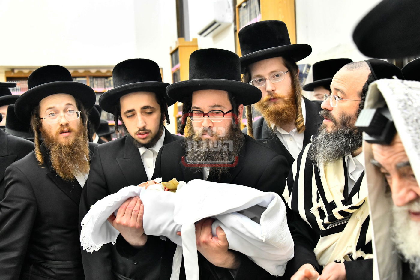 שמחת הברית בחצרות ויז'ניץ - סקולען ירושלים