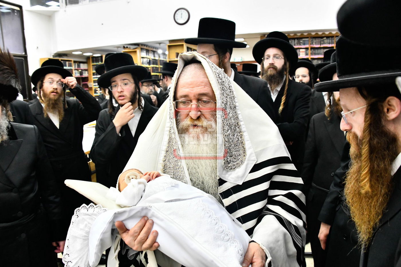 שמחת הברית בחצרות ויז'ניץ - סקולען ירושלים