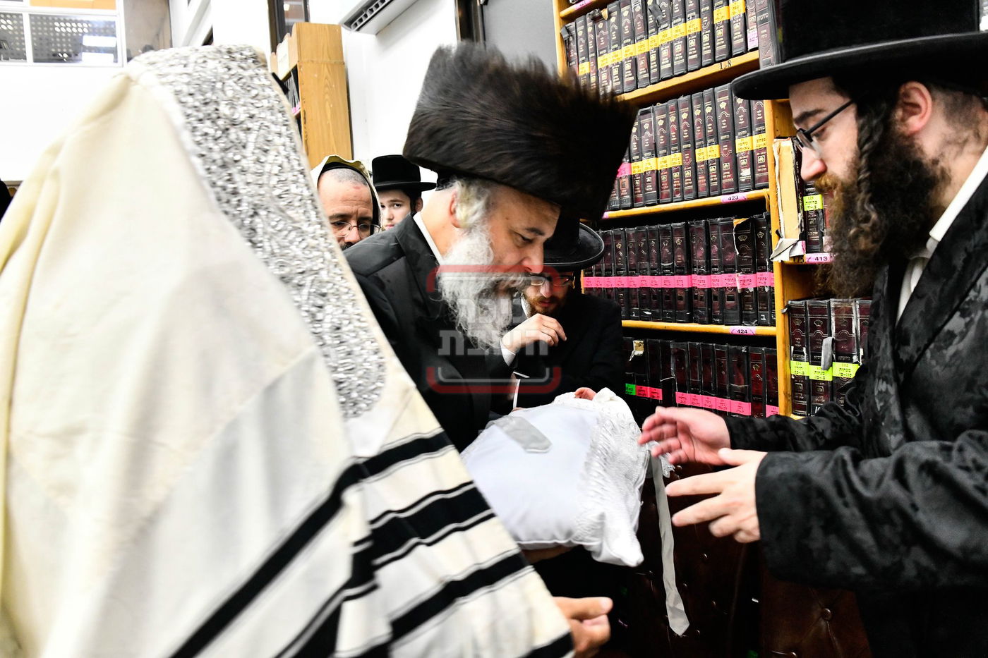 שמחת הברית בחצרות ויז'ניץ - סקולען ירושלים