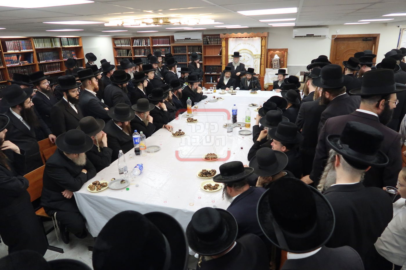 מעמד קביעת מזוזה לביהמ"ד זוויעהיל בביתר 