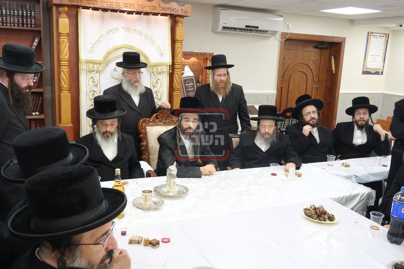 מעמד קביעת מזוזה לביהמ"ד זוויעהיל בביתר 