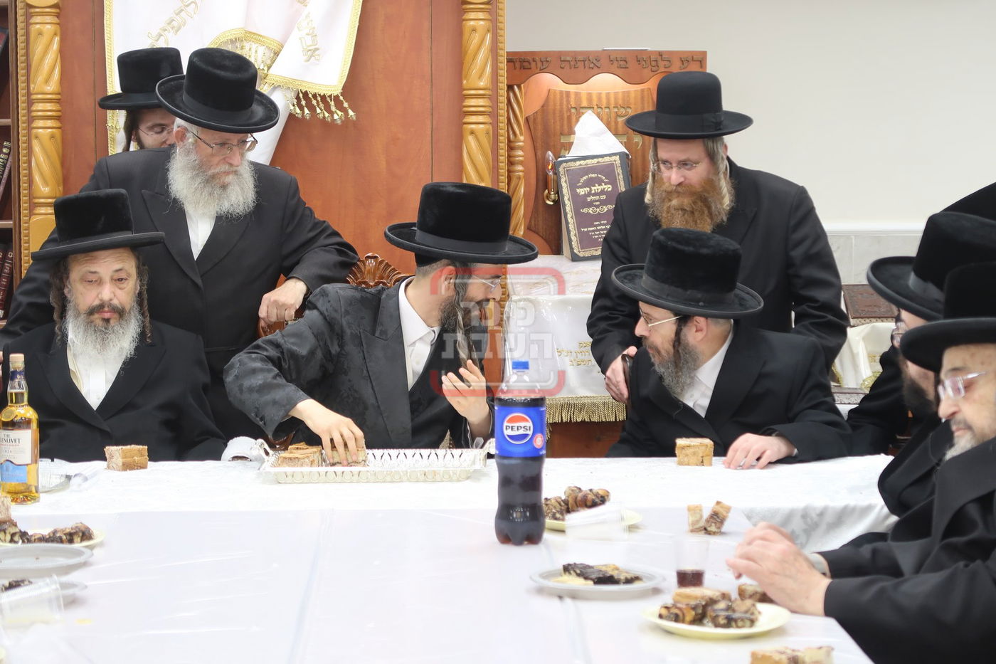 מעמד קביעת מזוזה לביהמ"ד זוויעהיל בביתר 