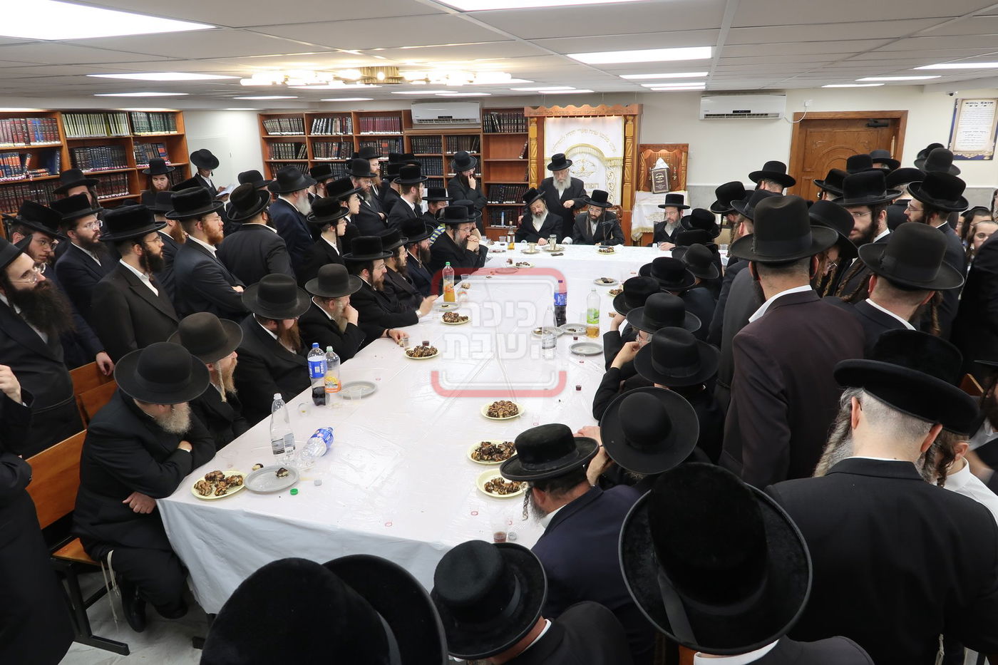 מעמד קביעת מזוזה לביהמ"ד זוויעהיל בביתר 