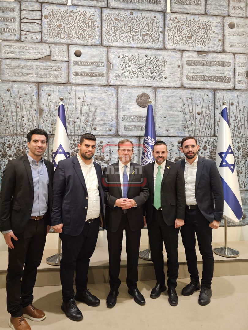 זופניק בכיכר • כל התמונות, הנייעס והחשיפות של השבועיים האחרונים