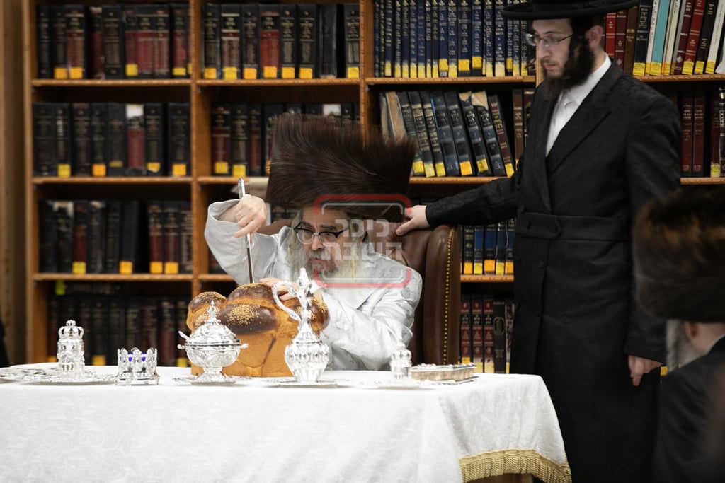 האדמו"ר מסאטמר בטיש ערב ומוצאי יו"כ