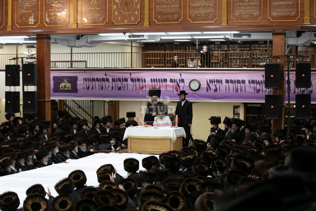 האדמו"ר מסאטמר בטיש ערב ומוצאי יו"כ