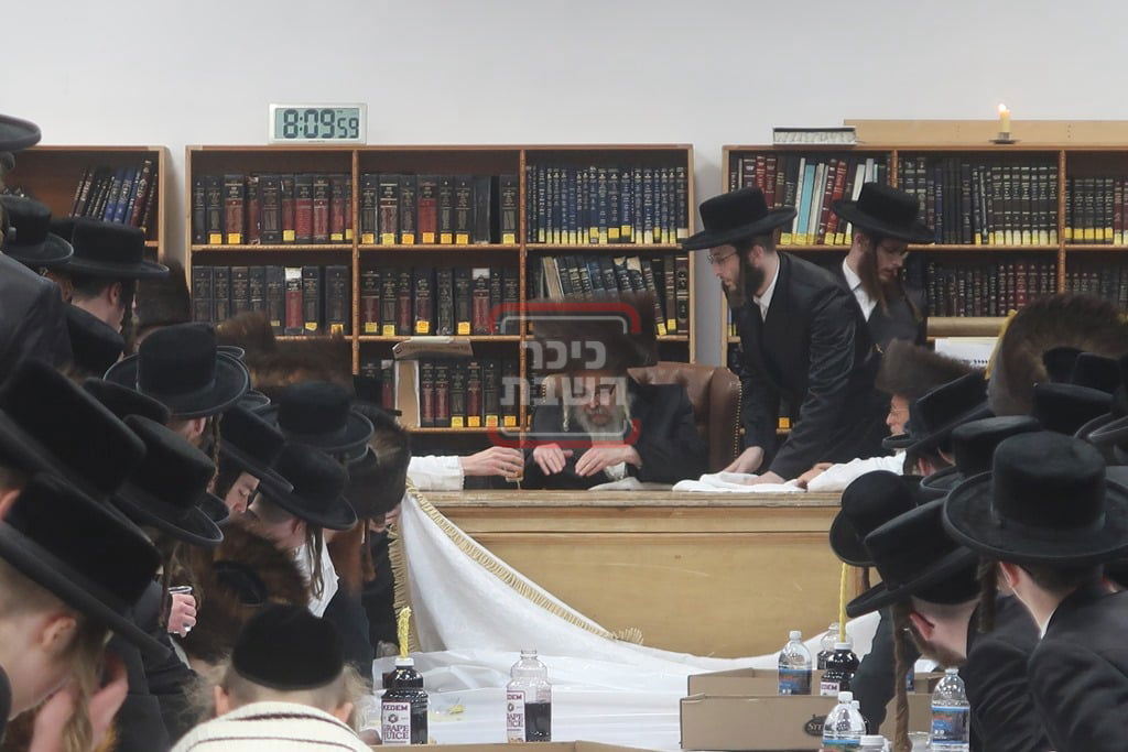 האדמו"ר מסאטמר בהבדלה במוצאי יום כיפור