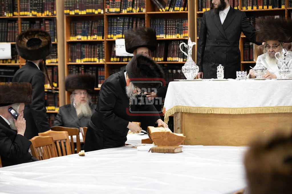 האדמו"ר מסאטמר בטיש ערב ומוצאי יו"כ