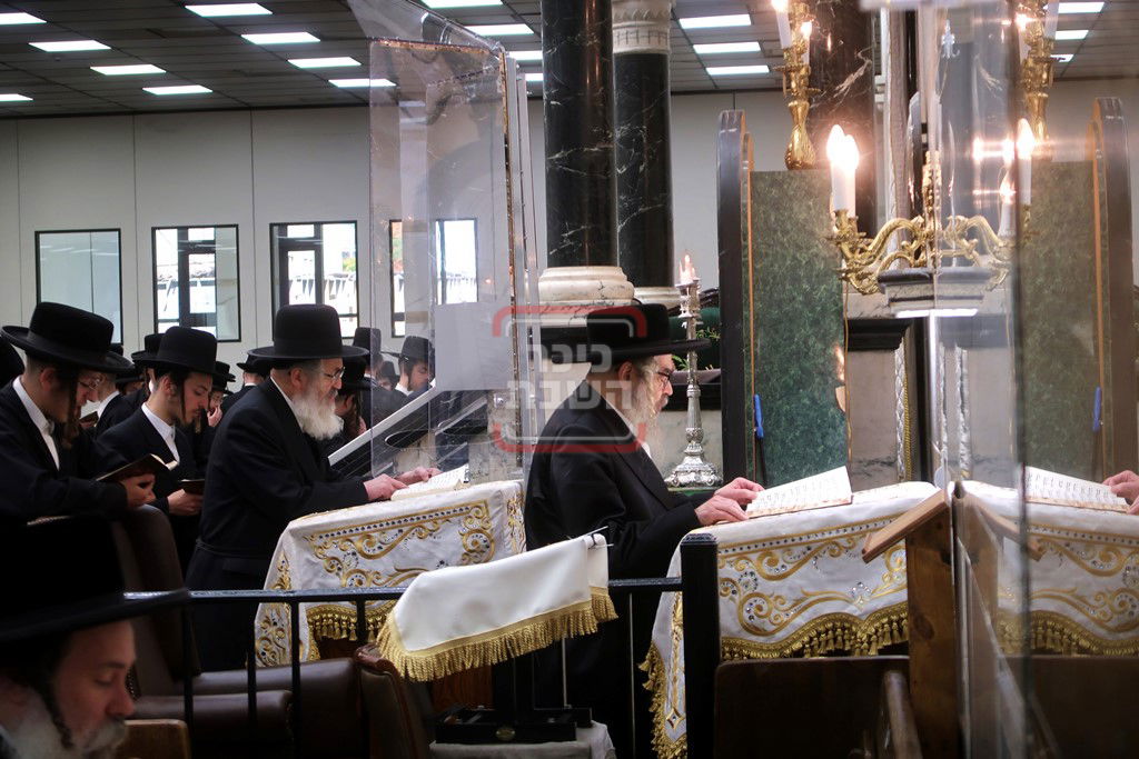 האדמו"ר מסאטמר בקריאת הקורבנות ביום י"ג מידות