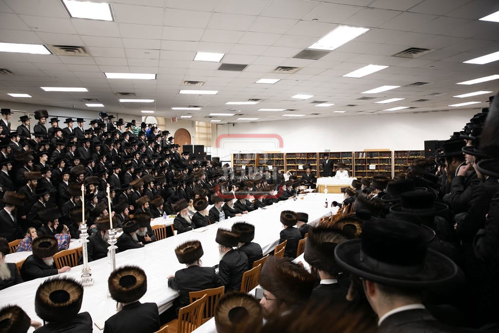 האדמו"ר מסאטמר בטיש ערב ומוצאי יו"כ