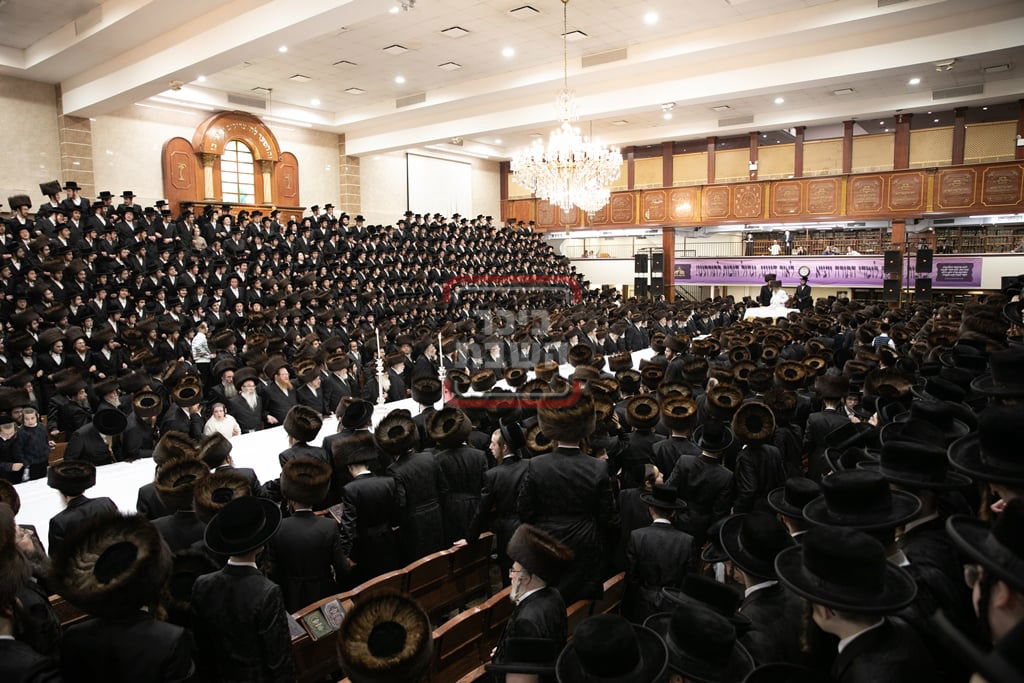 האדמו"ר מסאטמר בטיש ערב ומוצאי יו"כ