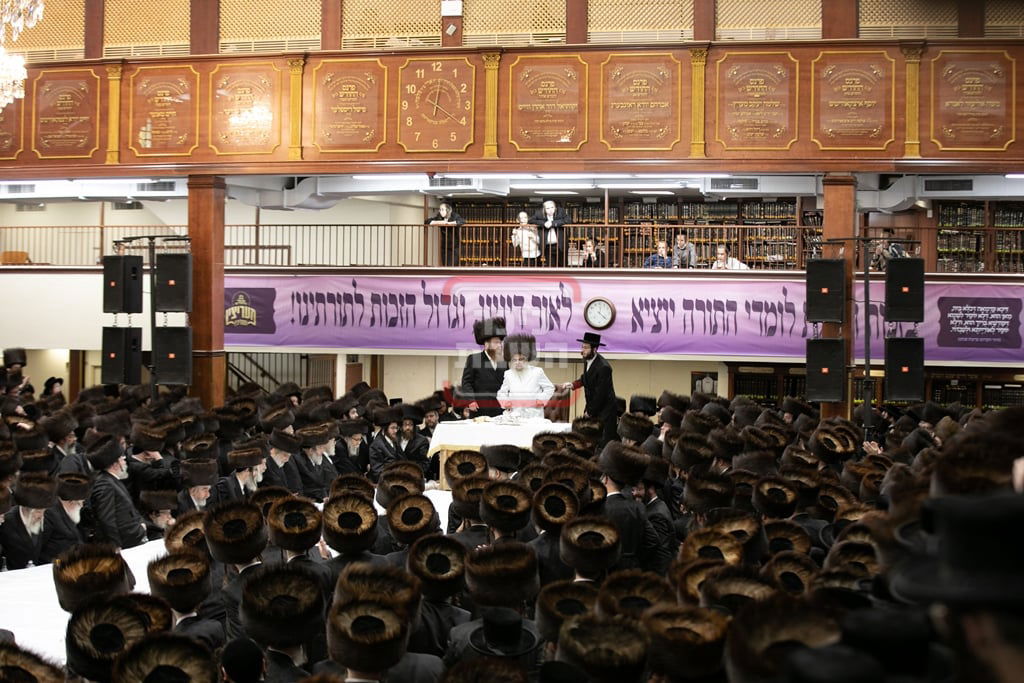 האדמו"ר מסאטמר בטיש ערב ומוצאי יו"כ