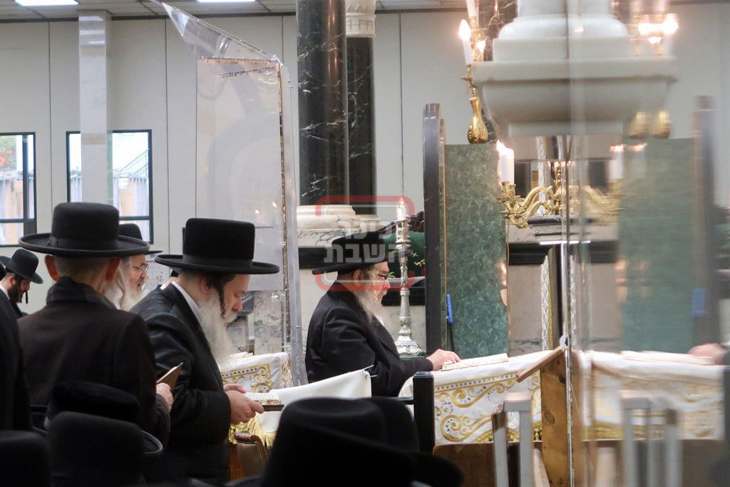 האדמו"ר מסאטמר בקריאת הקורבנות ביום י"ג מידות