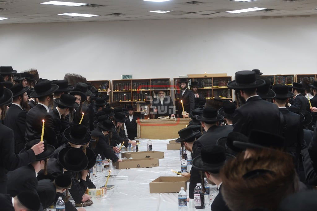 האדמו"ר מסאטמר בהבדלה במוצאי יום כיפור