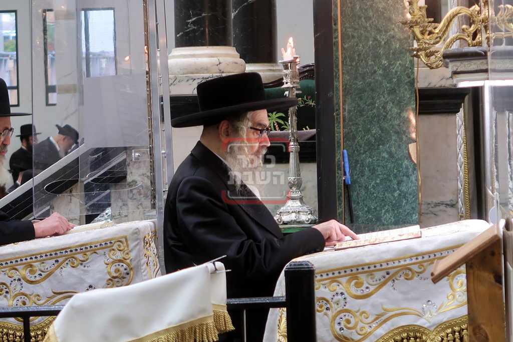 האדמו"ר מסאטמר בקריאת הקורבנות ביום י"ג מידות