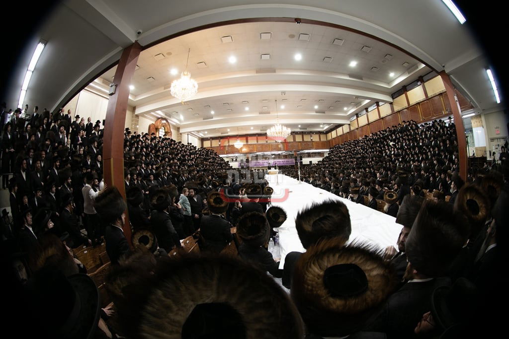 האדמו"ר מסאטמר בטיש ערב ומוצאי יו"כ