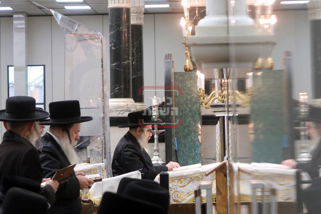 האדמו"ר מסאטמר בקריאת הקורבנות ביום י"ג מידות