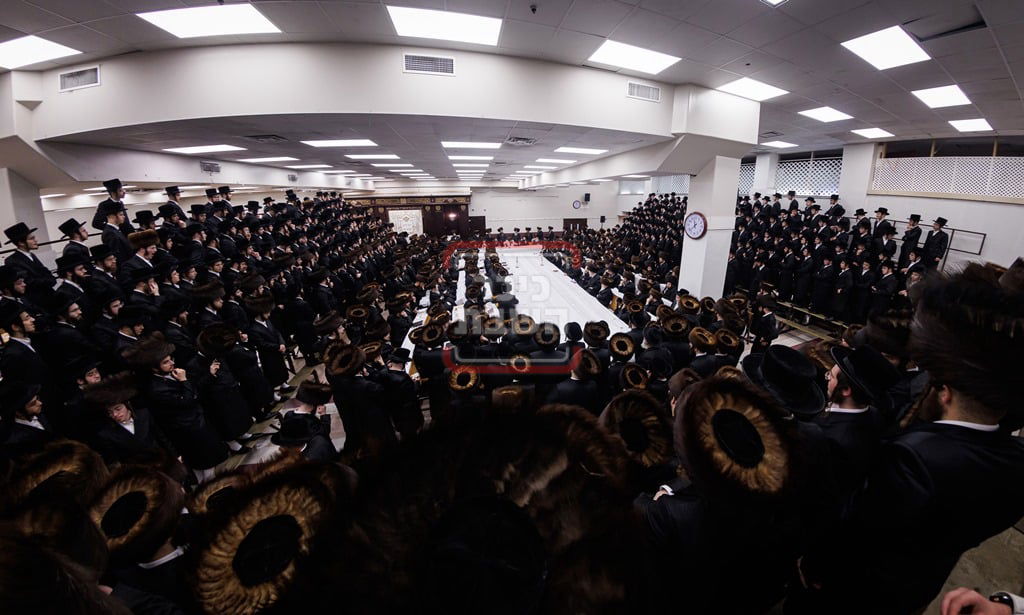 ערב ומוצאי יום כיפור בחצה"ק באבוב 45 