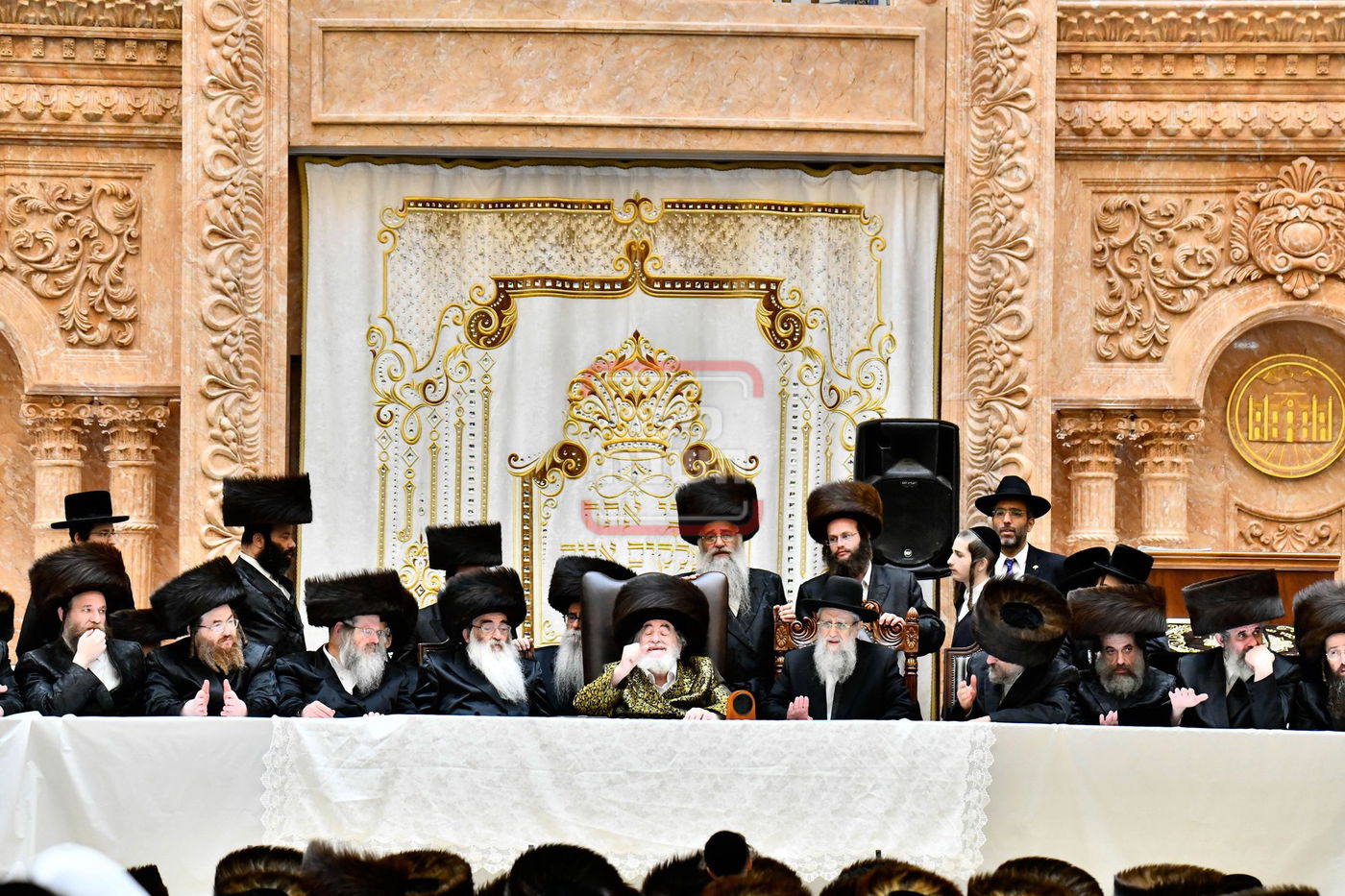 האדמו"ר מויז'ניץ בשמחת בית השואבה 