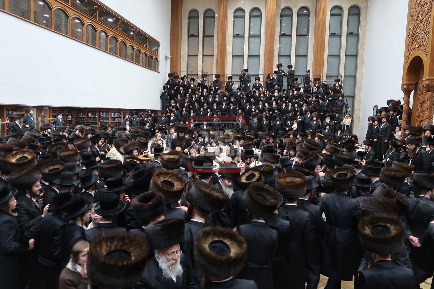 הקפות שניות בחצה"ק ביאלה