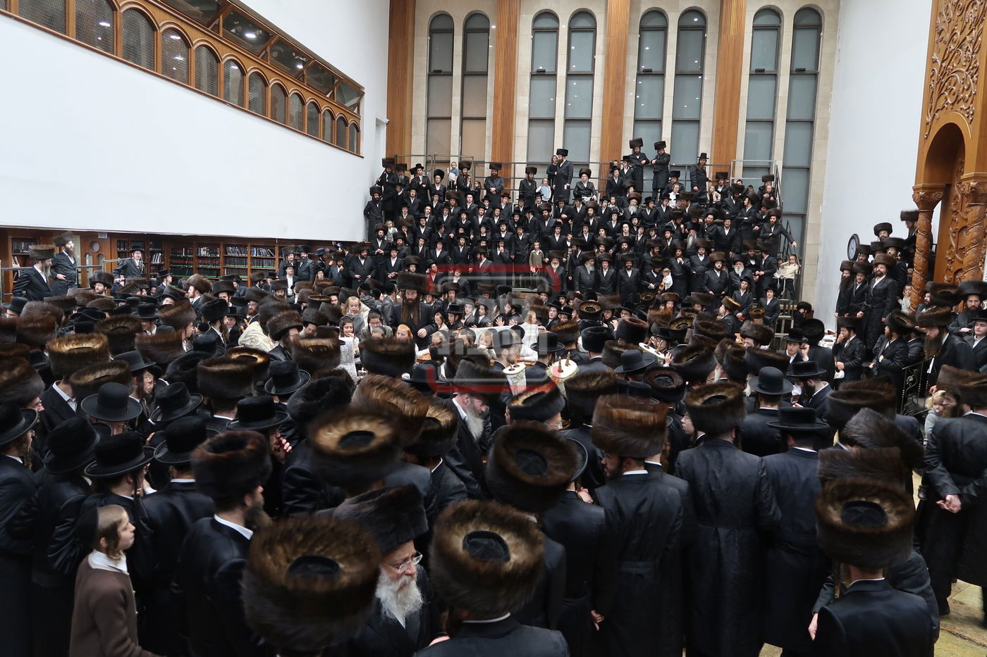 הקפות שניות בחצה"ק ביאלה