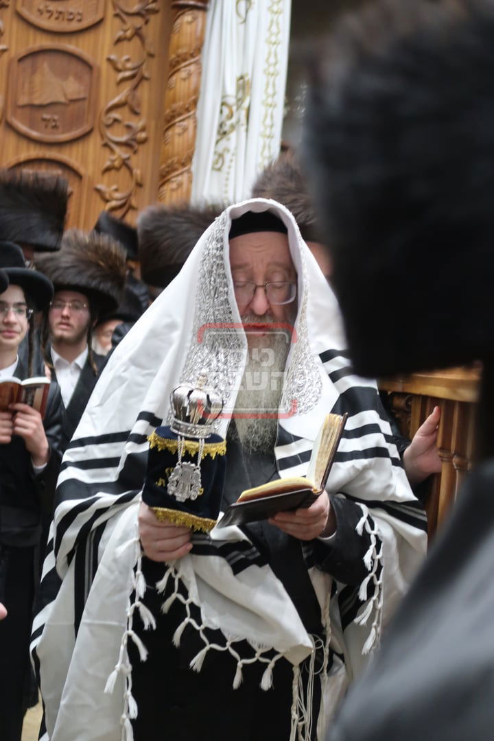 הקפות שניות בחצה"ק ביאלה