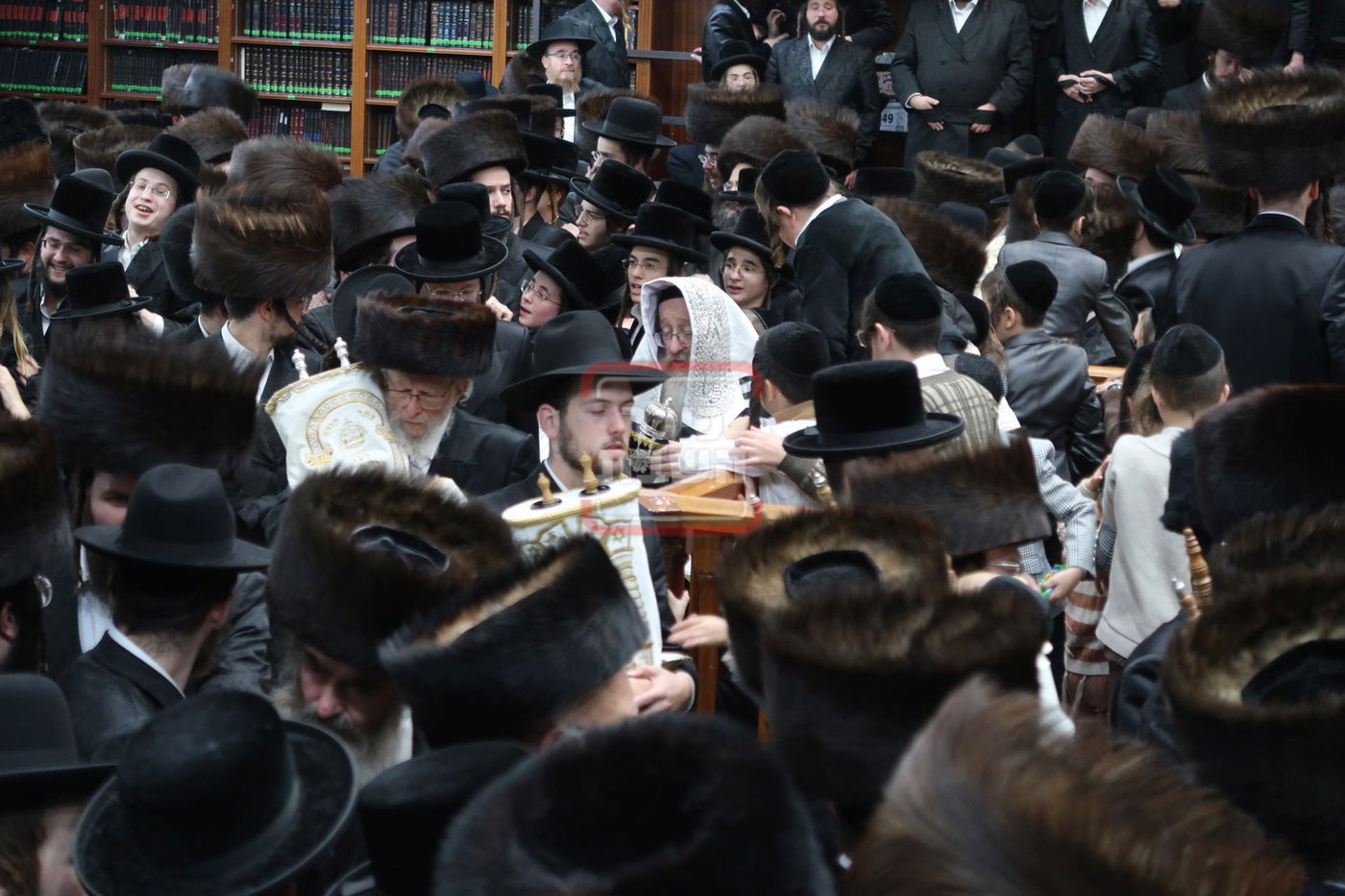 הקפות שניות בחצה"ק ביאלה