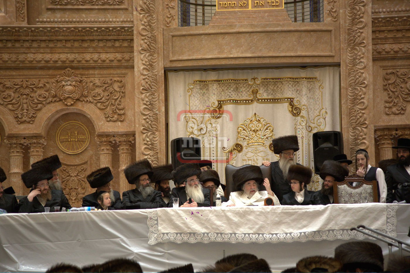 נעילת החג בחצה"ק ויז'ניץ בשילוב בר מצווה לנין האדמו"ר