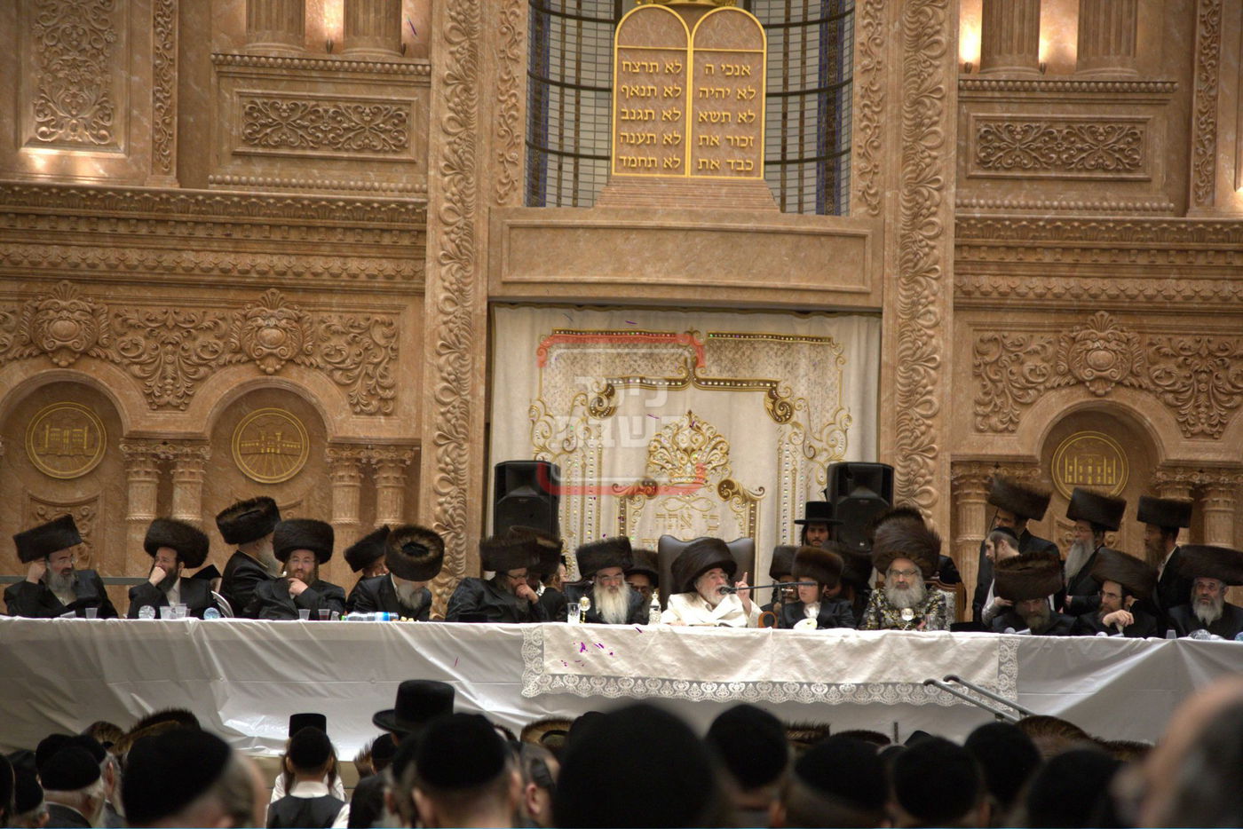 נעילת החג בחצה"ק ויז'ניץ בשילוב בר מצווה לנין האדמו"ר