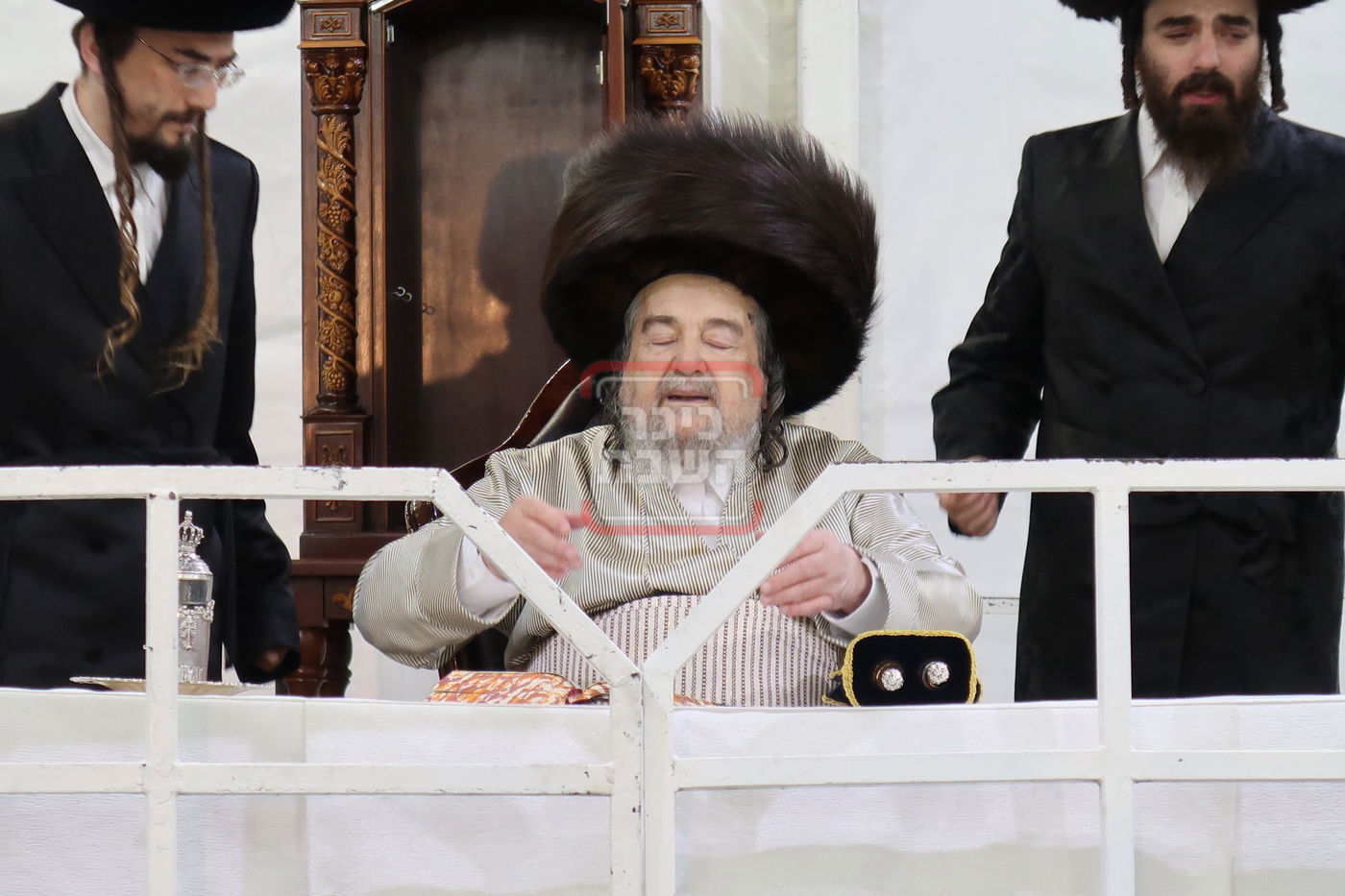 חג הסוכות אצל הגה"צ רבי יעקב מאיר שעכטער