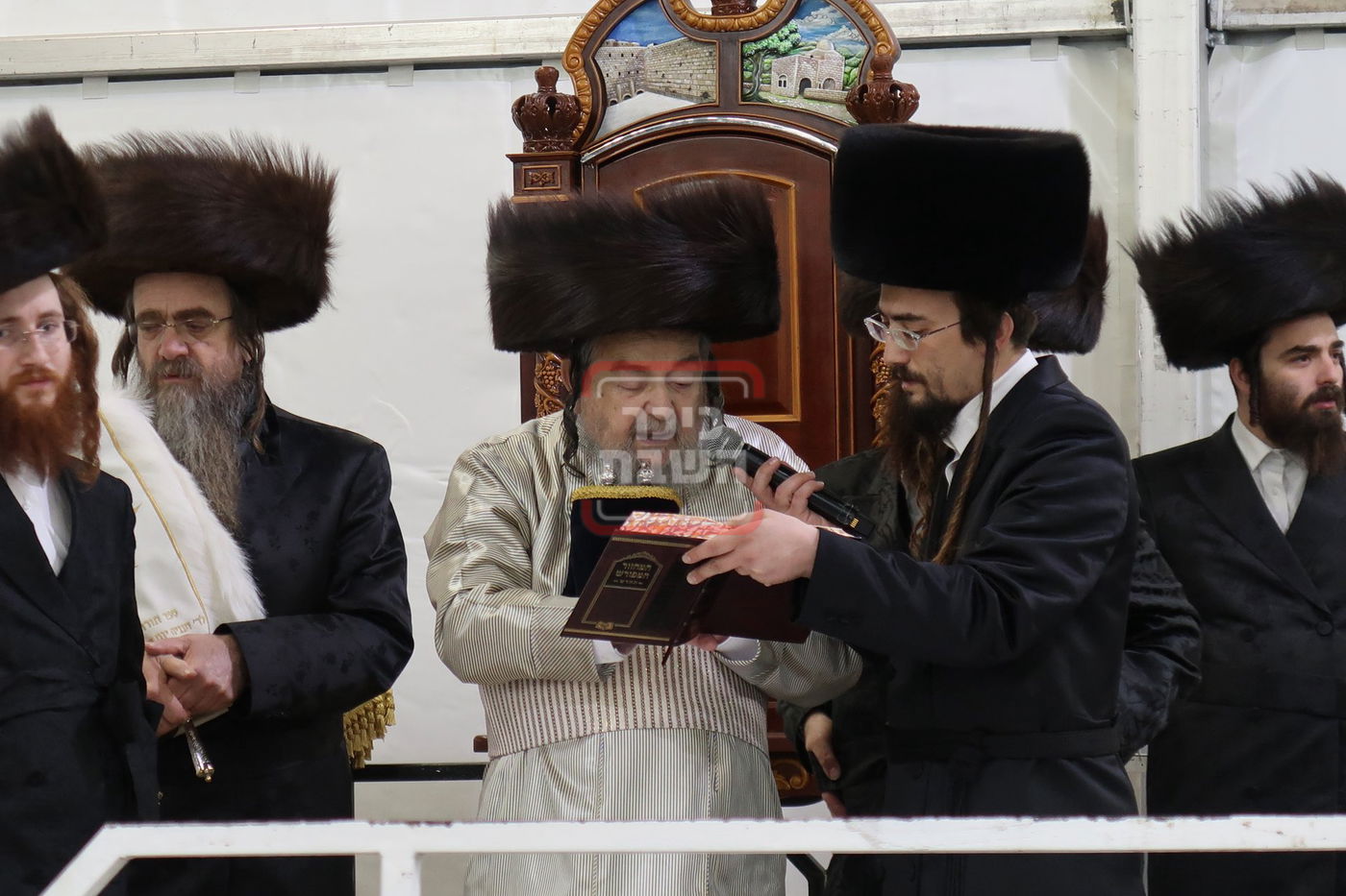 חג הסוכות אצל הגה"צ רבי יעקב מאיר שעכטער