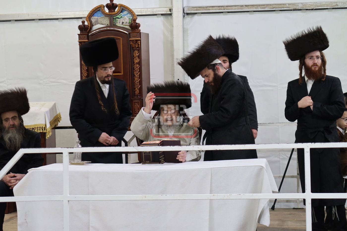 חג הסוכות אצל הגה"צ רבי יעקב מאיר שעכטער