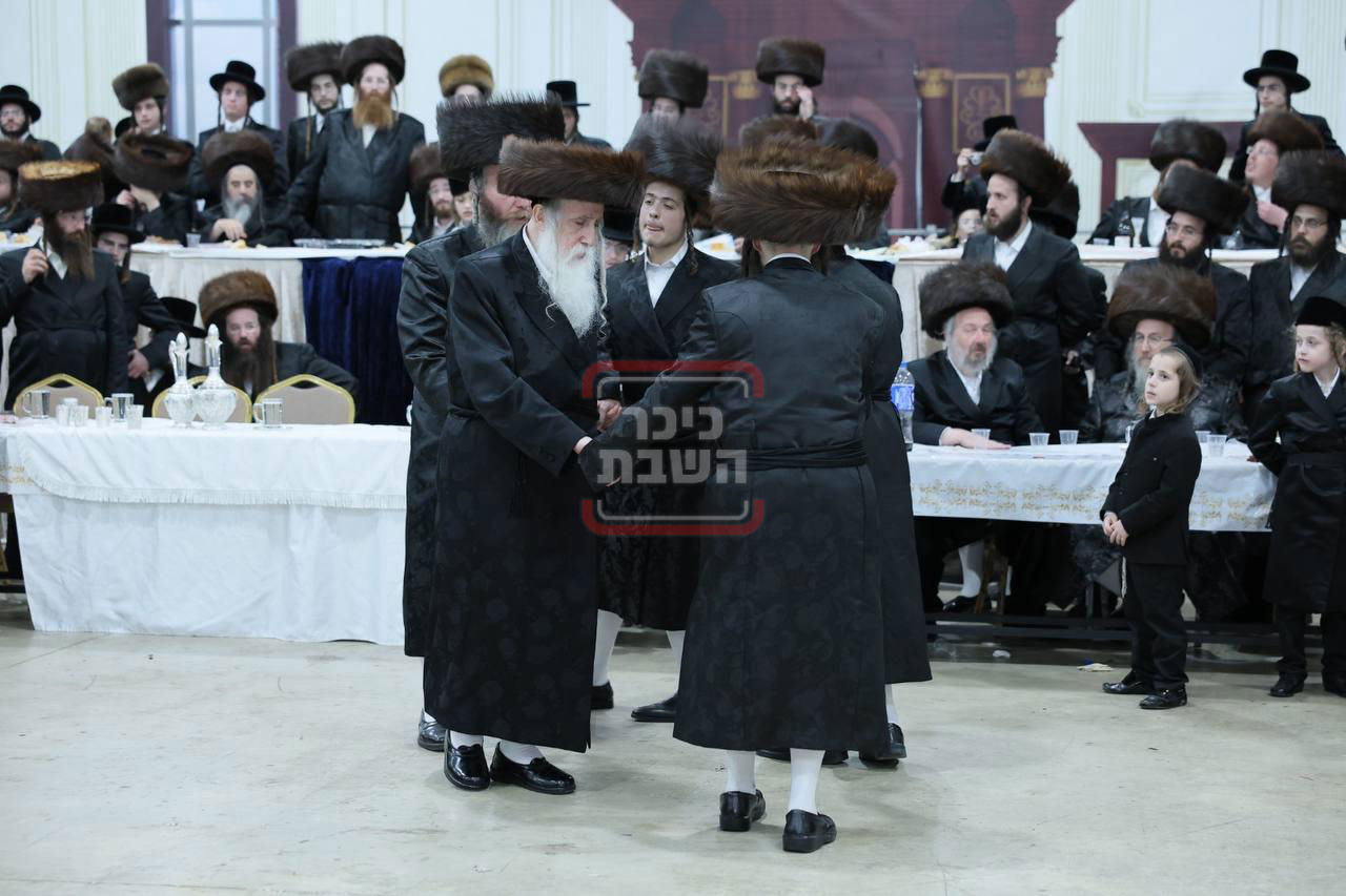 שמחת נישואי נכד האדמו"ר ממחנובקא בעלזא 