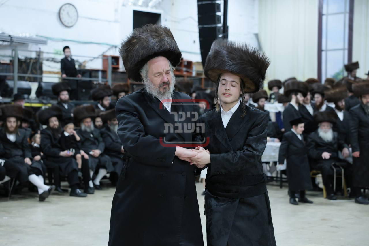 שמחת נישואי נכד האדמו"ר ממחנובקא בעלזא 