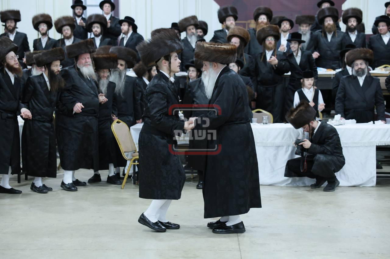 שמחת נישואי נכד האדמו"ר ממחנובקא בעלזא 