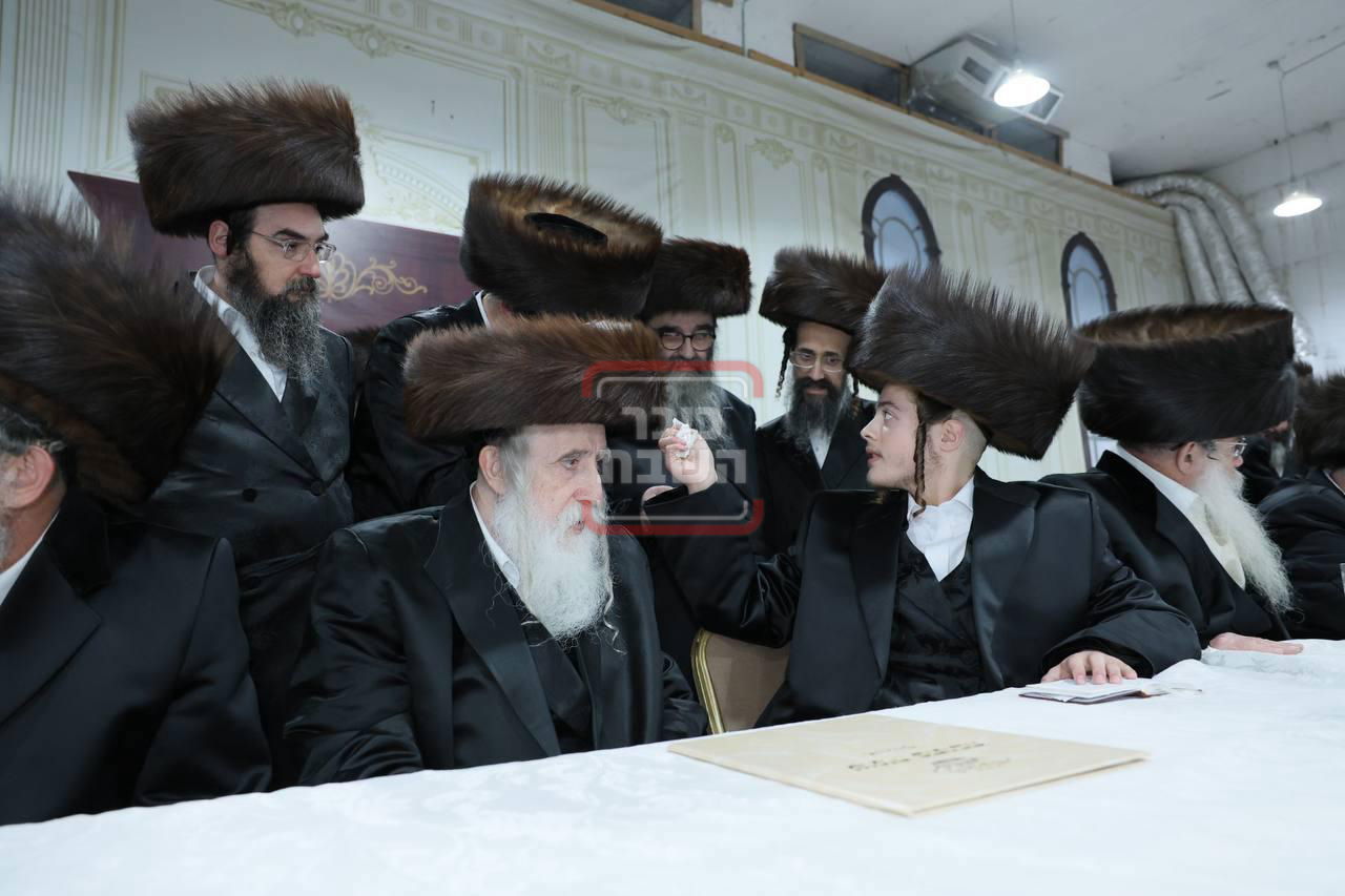 שמחת נישואי נכד האדמו"ר ממחנובקא בעלזא 