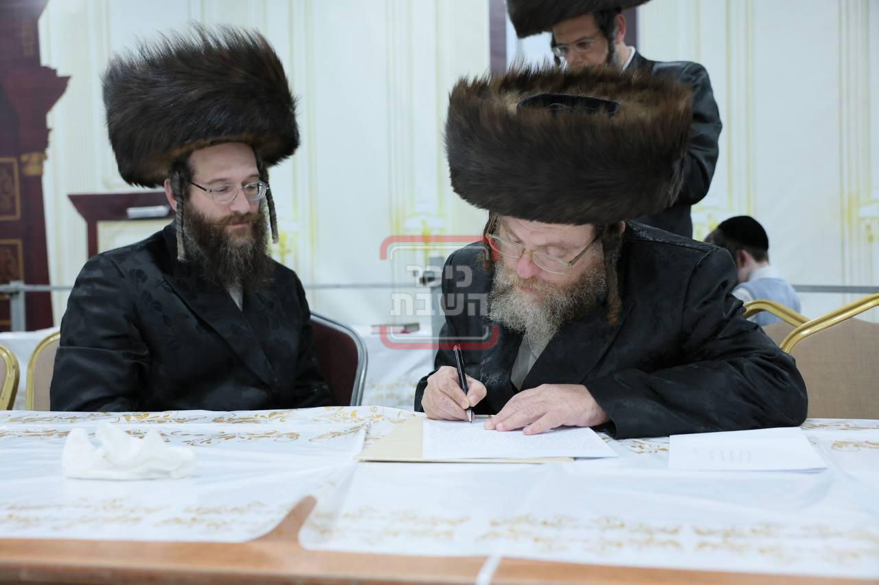 שמחת נישואי נכד האדמו"ר ממחנובקא בעלזא 