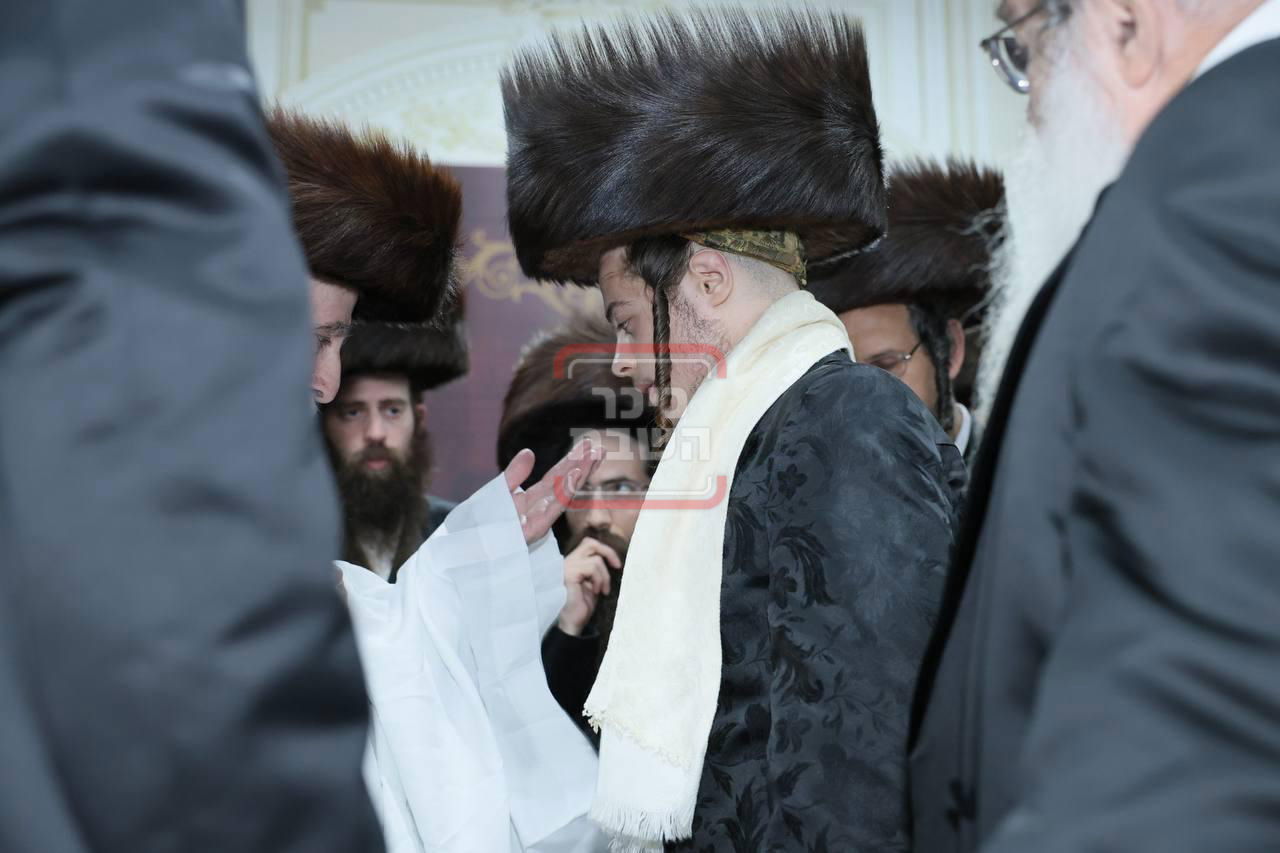 שמחת נישואי נכד האדמו"ר ממחנובקא בעלזא 