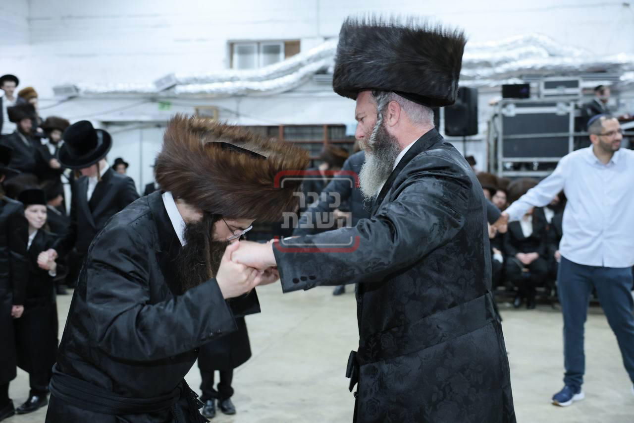 שמחת נישואי נכד האדמו"ר ממחנובקא בעלזא 