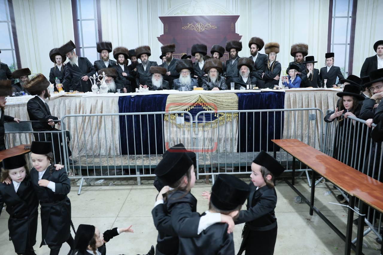 שמחת נישואי נכד האדמו"ר ממחנובקא בעלזא 