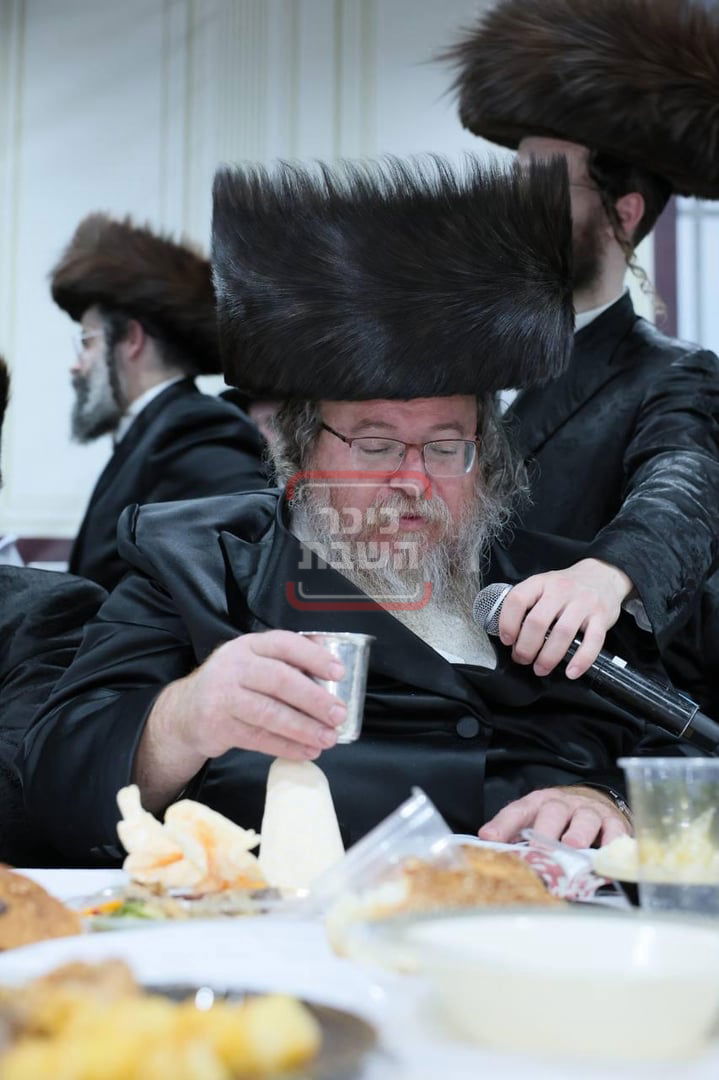 שמחת נישואי נכד האדמו"ר ממחנובקא בעלזא 