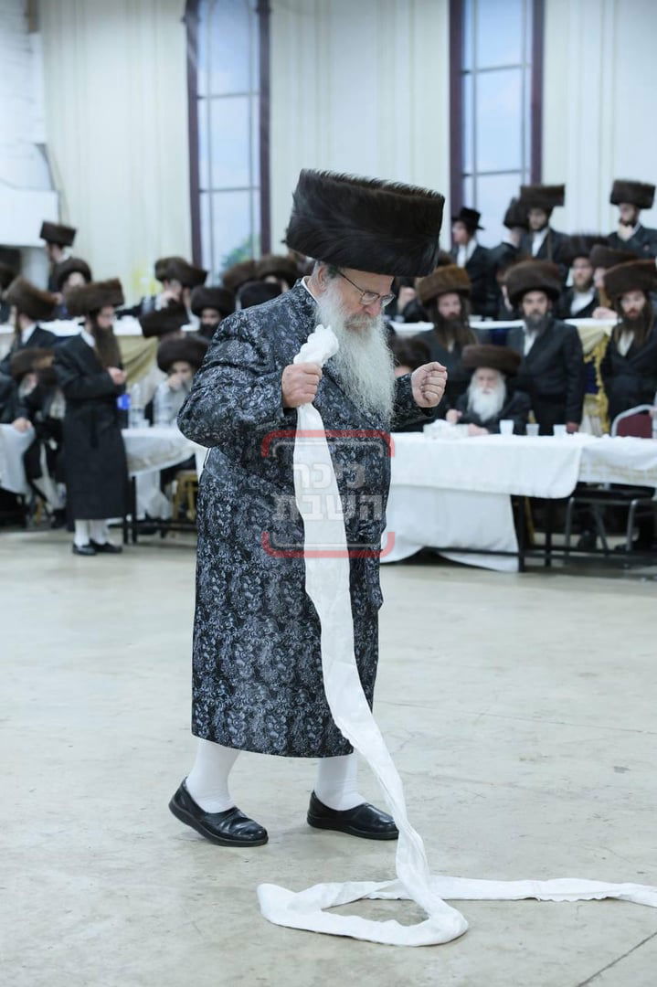 שמחת נישואי נכד האדמו"ר ממחנובקא בעלזא 