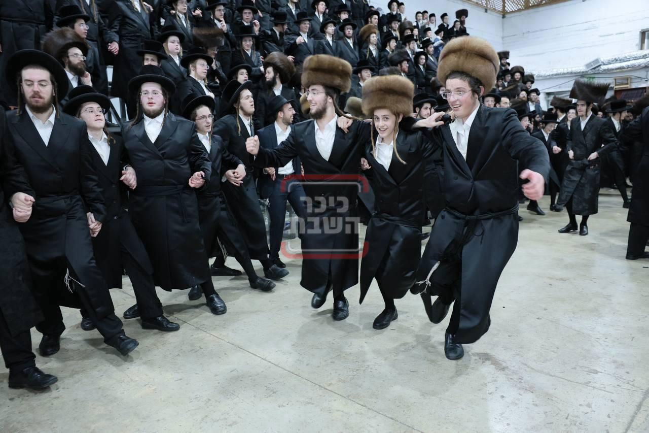 שמחת נישואי נכד האדמו"ר ממחנובקא בעלזא 