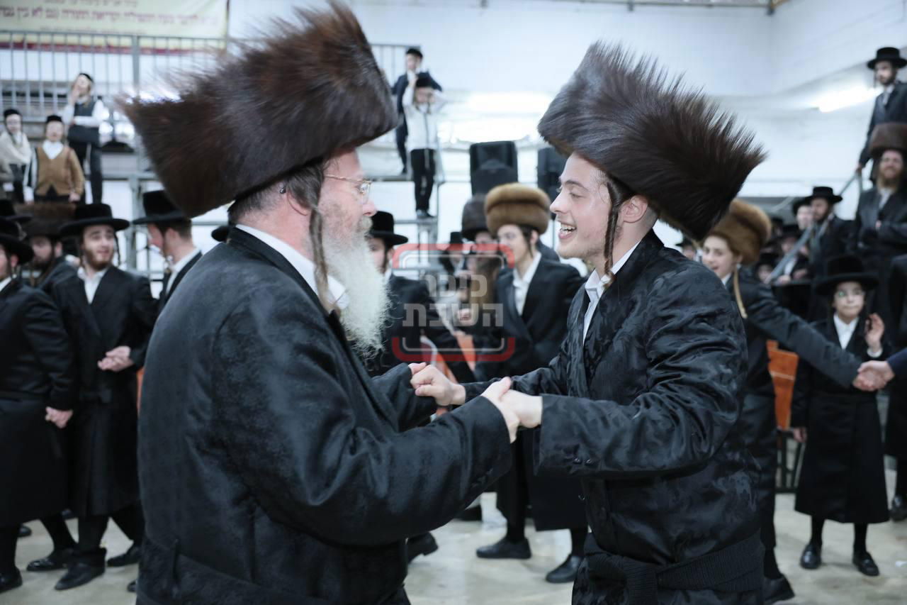 שמחת נישואי נכד האדמו"ר ממחנובקא בעלזא 