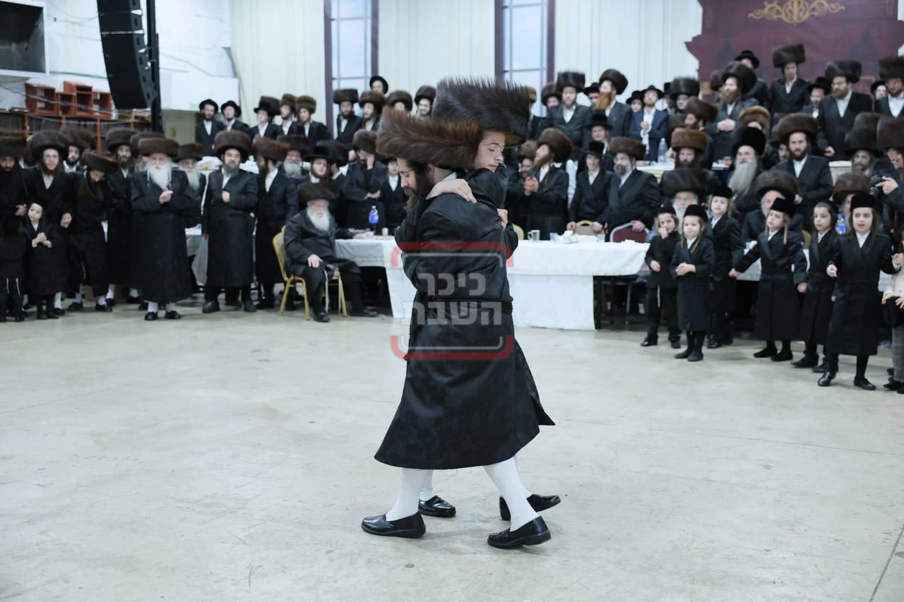 שמחת נישואי נכד האדמו"ר ממחנובקא בעלזא 