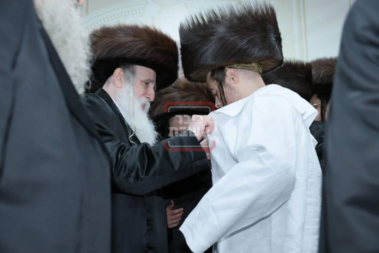 שמחת נישואי נכד האדמו"ר ממחנובקא בעלזא 