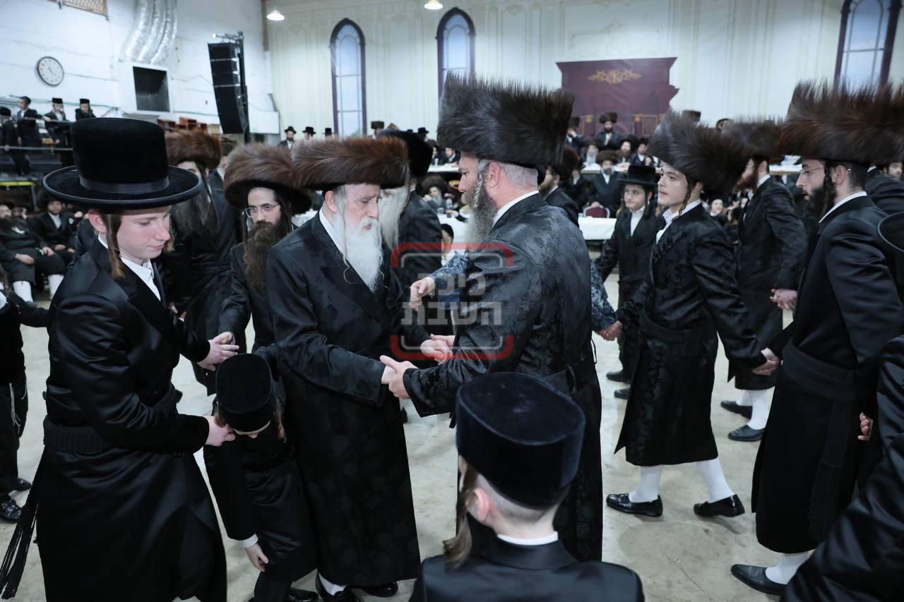 שמחת נישואי נכד האדמו"ר ממחנובקא בעלזא 