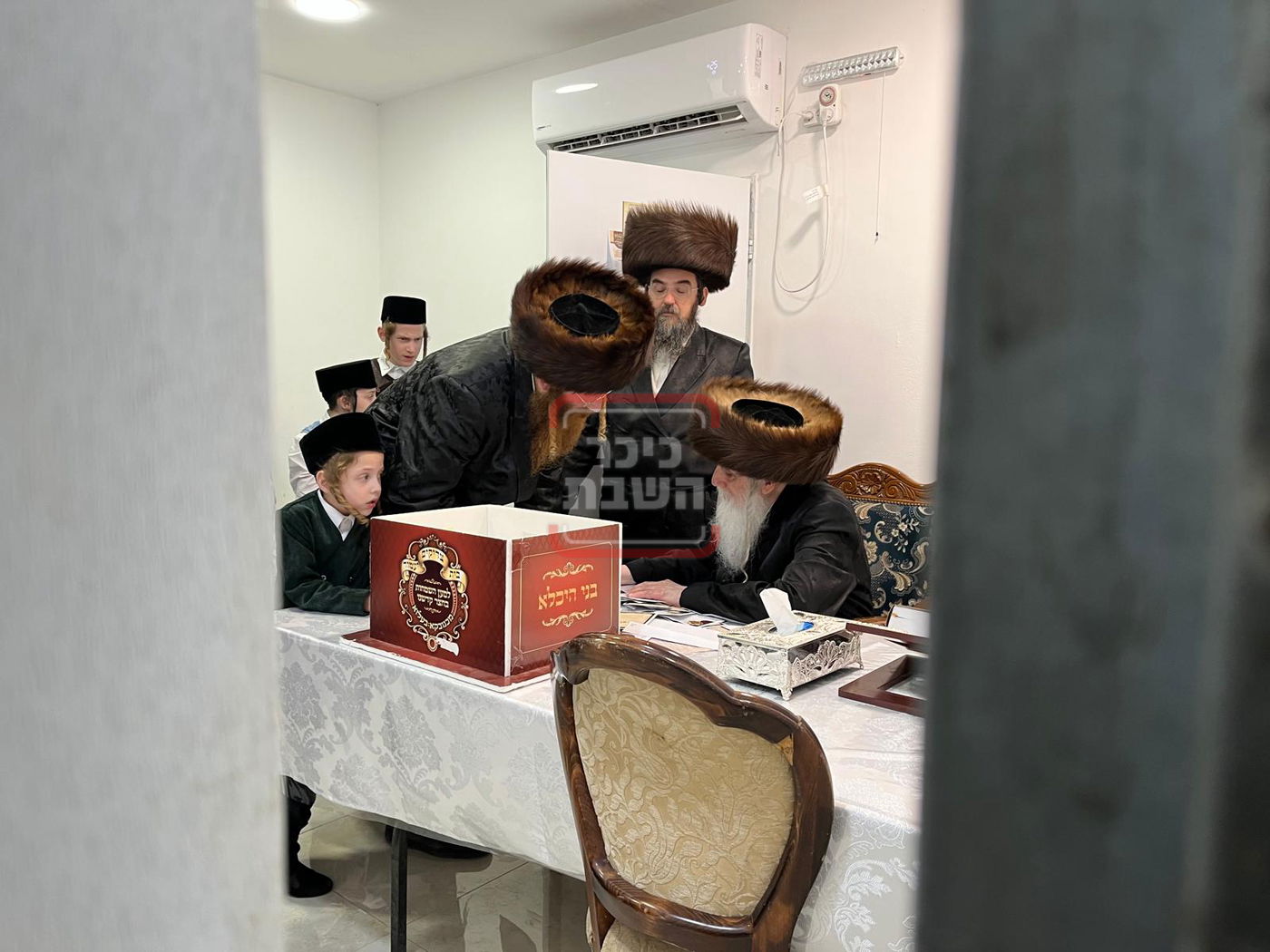 שמחת נישואי נכד האדמו"ר ממחנובקא בעלזא 